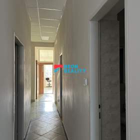 Foto inzerátu Pronájem zdravotnického prostoru 143 m² v Ostravě – ideální pro ordinaci nebo jiné komerční využití