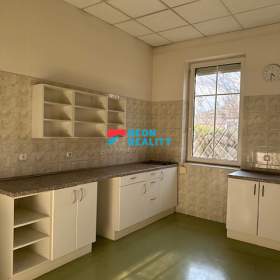 Foto inzerátu Pronájem zdravotnického prostoru 143 m² v Ostravě – ideální pro ordinaci nebo jiné komerční využití