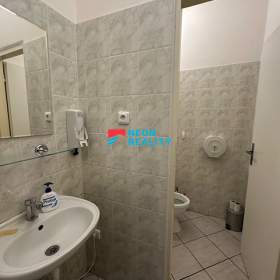 Foto inzerátu Pronájem zdravotnického prostoru 143 m² v Ostravě – ideální pro ordinaci nebo jiné komerční využití