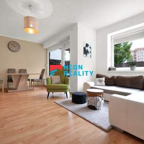 Exkluzivní prodej bytu 3+1 s terasou, zahradou a parkovacím místem v Hlučíně na ul. Viléma Balarina / 19462469