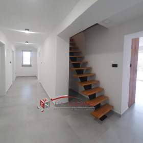 Foto inzerátu Pronájem, Rodinný dům, 190 m2