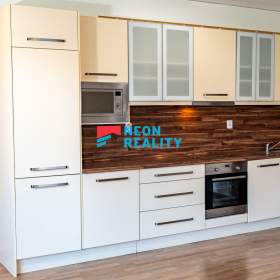 Foto inzerátu Pronájem prostorného bytu 2+kk se dvěma balkony, šatnou, sklepem a garážovým stáním | Čeladná