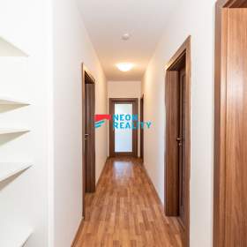 Foto inzerátu Pronájem prostorného bytu 2+kk se dvěma balkony, šatnou, sklepem a garážovým stáním | Čeladná