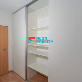 Foto inzerátu Pronájem prostorného bytu 2+kk se dvěma balkony, šatnou, sklepem a garážovým stáním | Čeladná
