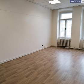 Pronájem kancelářského prostoru 84 m2, Frýdek -  Místek, Zámecké náměstí / 19388002