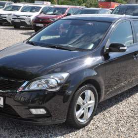 Kia Ceed 1.4i 16V 77kW / 19543260