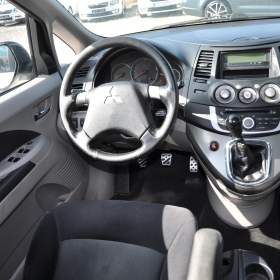 Foto inzerátu Mitsubishi Grandis 2.0Di-D 103kW 7.míst