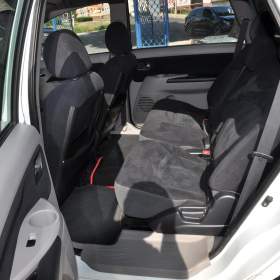 Foto inzerátu Mitsubishi Grandis 2.0Di-D 103kW 7.míst