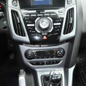 Foto inzerátu Ford Focus 1.6i 110kW Titanium