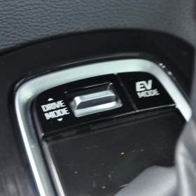 Foto inzerátu Toyota Corolla 1.8HSD 72kW KOMBI