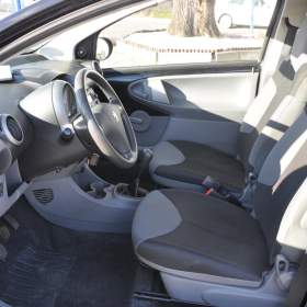 Foto inzerátu Peugeot 107 1.0i 50kW