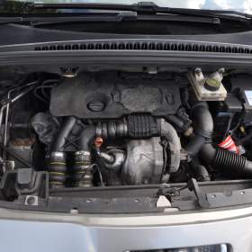 Foto inzerátu Peugeot 5008 1.6HDi 82kW AUTOMAT