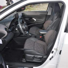 Foto inzerátu Toyota Yaris Cross 1.5HSD Executive 4x4