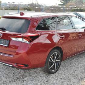 Foto inzerátu Toyota Auris 1.2i Turbo 85kW KOMBI