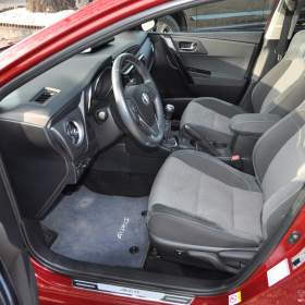 Foto inzerátu Toyota Auris 1.2i Turbo 85kW KOMBI