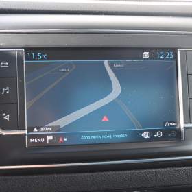 Foto inzerátu Peugeot Traveller 2.0HDi 110kW Kůže 8.míst