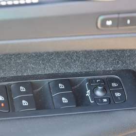 Foto inzerátu Volvo XC40 2.0 B4 140kW AWD R-design