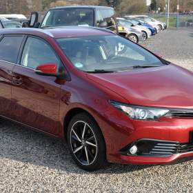 Foto inzerátu Toyota Auris 1.2i Turbo 85kW KOMBI