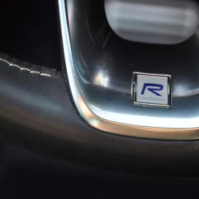 Foto inzerátu Volvo XC40 2.0 B4 140kW AWD R-design