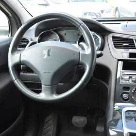 Foto inzerátu Peugeot 5008 1.6HDi 82kW AUTOMAT