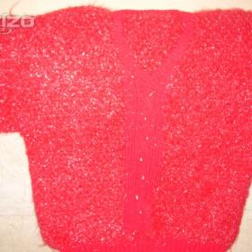 Fotka k inzerátu Prodám: dámské/dívčí ručně pletené svetříky, nové -  nepoužité, každý za 300,-  Kč / 8921499