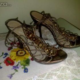 Foto inzerátu Dámské  boty se šněrováním - stélka 24,5cm