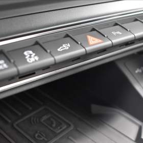 Foto inzerátu Audi Q3 1,4 45 TFSIe  S-tronic S-line LED Assist