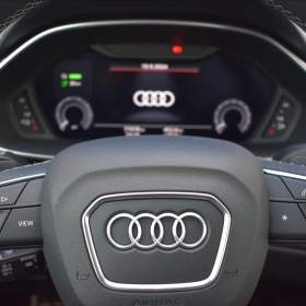 Foto inzerátu Audi Q3 1,4 45 TFSIe  S-tronic S-line LED Assist