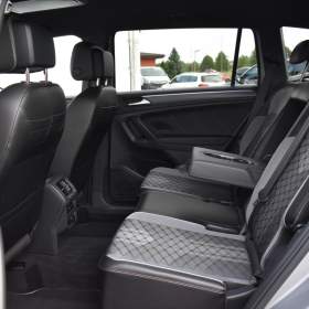 Foto inzerátu Volkswagen Tiguan Allspace 2,0 TDi  DSG 4x4 R-Line Assist Virtual