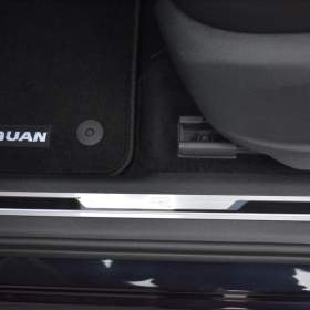 Foto inzerátu Volkswagen Tiguan Allspace 2,0 TDi DSG 4x4 R-Line Matrix LED