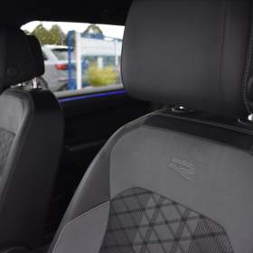 Foto inzerátu Volkswagen Tiguan Allspace 2,0 TDi DSG 4x4 R-Line Matrix LED