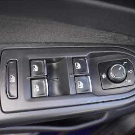 Foto inzerátu Volkswagen Golf 1,4 TSi  GTE Hybrid Virtual LED Kamera