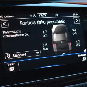 Foto inzerátu Volkswagen Caravelle 2,0 TDi  DSG LONG BULLI Virtual LED