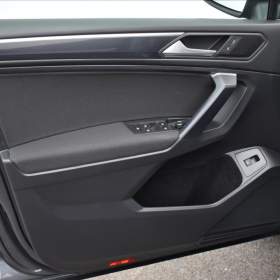 Foto inzerátu Volkswagen Tiguan Allspace 2,0 TDi  R-Line Virtual Assist LED