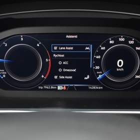 Foto inzerátu Volkswagen Tiguan Allspace 2,0 TDi  R-Line Virtual Assist LED