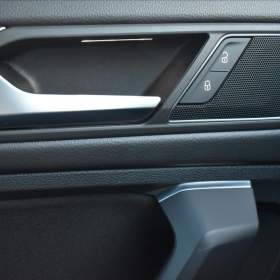 Foto inzerátu Volkswagen Tiguan Allspace 2,0 BiTDi DSG 4x4 R-Line LED Assist