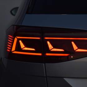 Foto inzerátu Volkswagen Passat 2,0 TDi 110kW Elegance Matrix Virtual