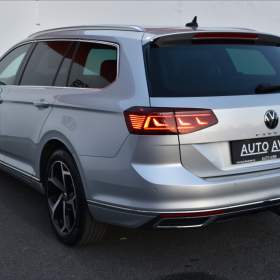 Foto inzerátu Volkswagen Passat 2,0 TDi 110kW Elegance Matrix Virtual