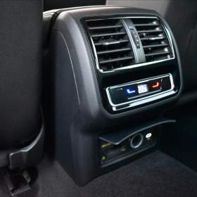 Foto inzerátu Volkswagen Passat 2,0 TDi DSG R-Line LED Matrix Virtual