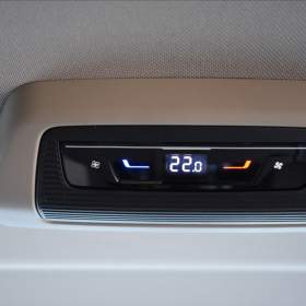 Foto inzerátu Volkswagen Multivan 2,0 TDi DSG Edition IQ Drive Virtual