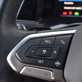 Foto inzerátu Volkswagen Multivan 2,0 TDi DSG Edition IQ Drive Virtual