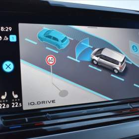 Foto inzerátu Volkswagen Multivan 2,0 TDi DSG Edition IQ Drive Virtual