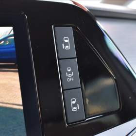 Foto inzerátu Volkswagen Multivan 2,0 TDi DSG Edition IQ Drive Virtual