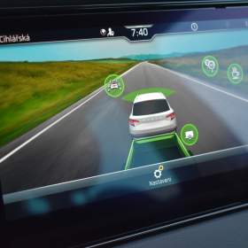 Foto inzerátu Škoda Karoq 1,5 TSi 110kW Style Columbus Kamera