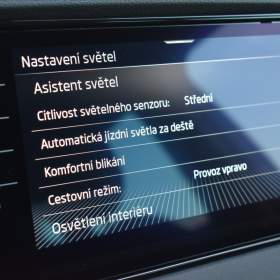 Foto inzerátu Škoda Karoq 1,5 TSi 110kW Style Columbus Kamera