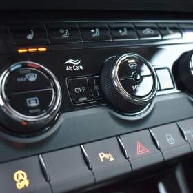 Foto inzerátu Škoda Karoq 1,5 TSi 110kW Style Columbus Kamera