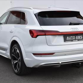 Foto inzerátu Audi e-tron S  370 Quattro Digital LED