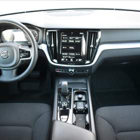 Foto inzerátu Volvo V60 2,0 B4 AWD  Cross Country LED Kamera