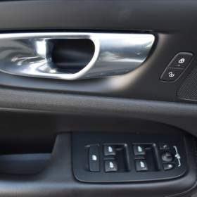 Foto inzerátu Volvo V60 2,0 B4 AWD  Cross Country LED Kamera