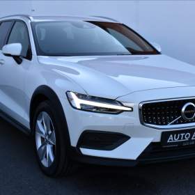 Foto inzerátu Volvo V60 2,0 B4 AWD  Cross Country LED Kamera